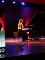Lujazo con Julieta Iglesias y los clásicos de Serú Girán