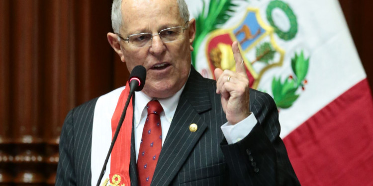 Perú: Kuczynski anunció la "muerte civil" para funcionarios corruptos