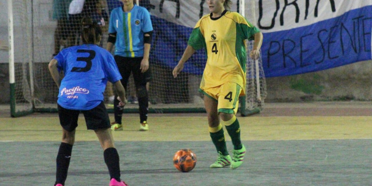 Del trono y la corona a las canchas futboleras