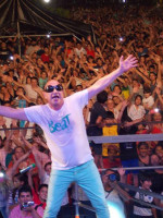 Guillermo Novellis, el técnico electricista que hace años se gana la vida como músico