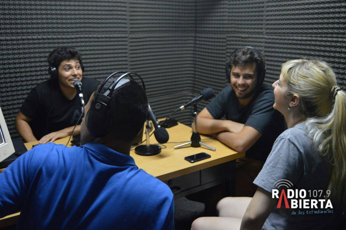 De la mano de La Skandalosa arrancó Radio Abierta