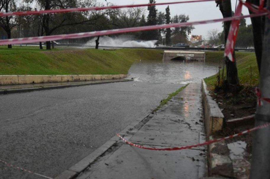 imagen Por las tormentas, Mendoza volvió a colapsar 