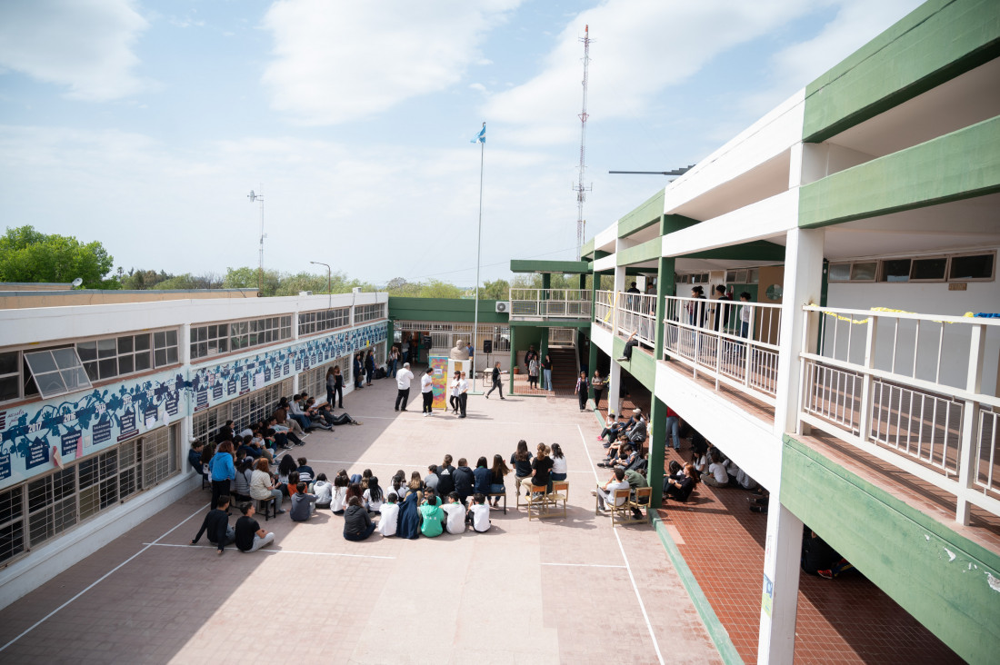 Autoridades de la UNCUYO extendieron el calendario en las escuelas secundarias