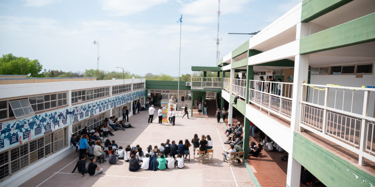Autoridades de la UNCUYO extendieron el calendario en las escuelas secundarias
