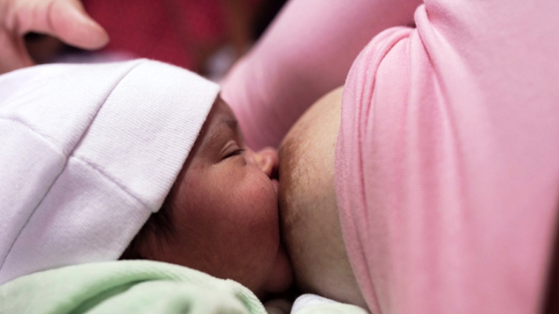 El 60 % de los bebés no recibe leche materna después de los 6 meses