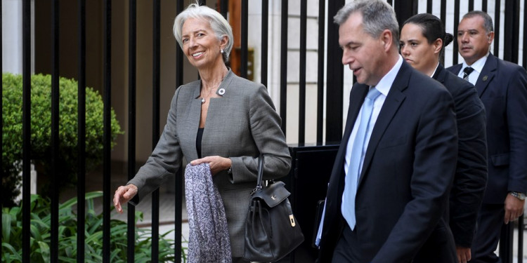 Carmona: "Los elogios del FMI me generan pánico"