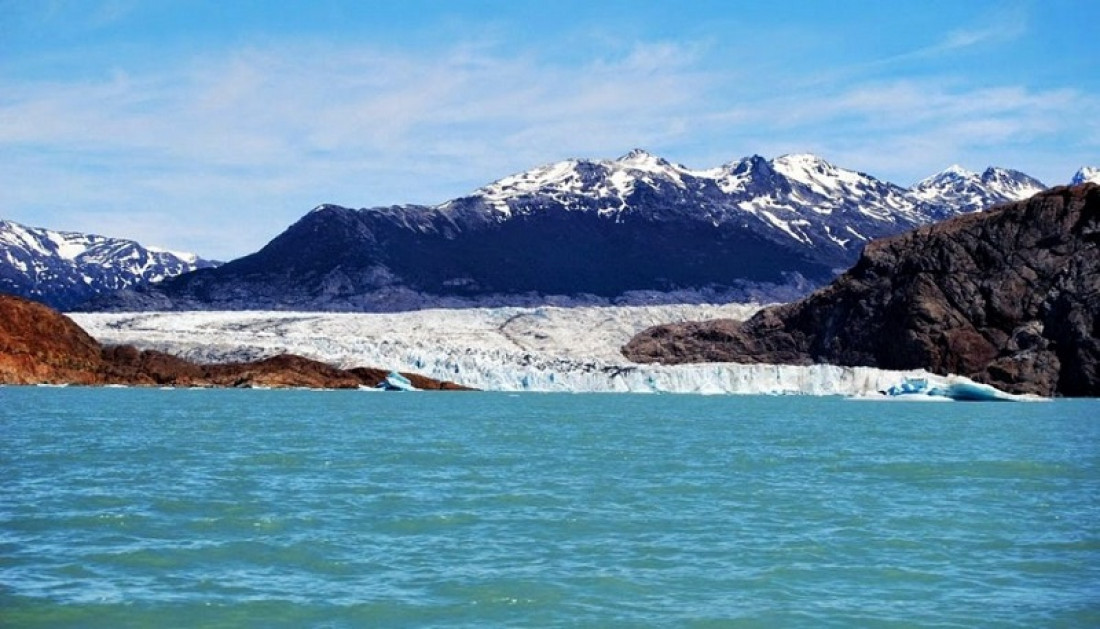 El lago más profundo de América y el quinto en el mundo se encuentra en la Patagonia