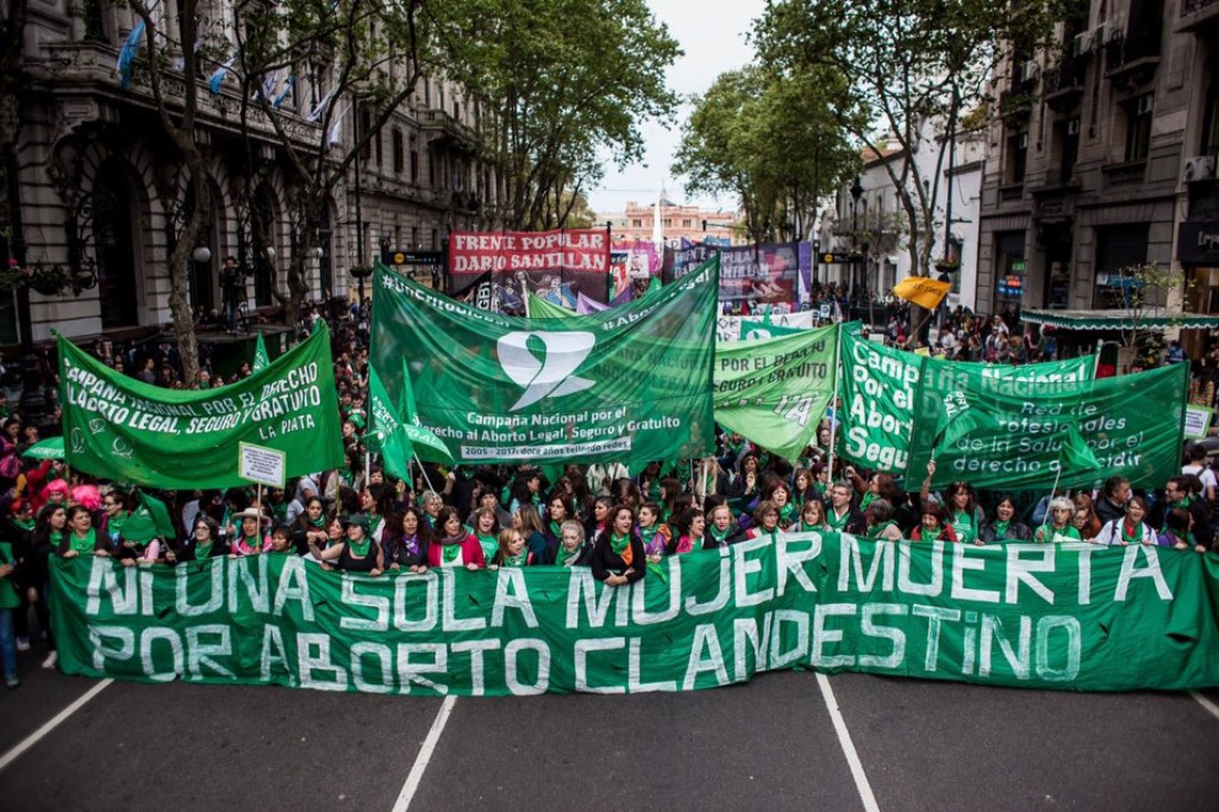 La Marcha Federal por el Aborto Legal culminó frente al Congreso de la Nación