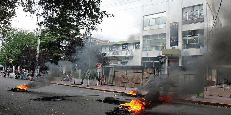 Despidos en Las Heras afectan a las Bibliotecas Populares