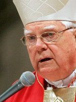 Murió el cardenal Law, acusado de encubrir a pederastas