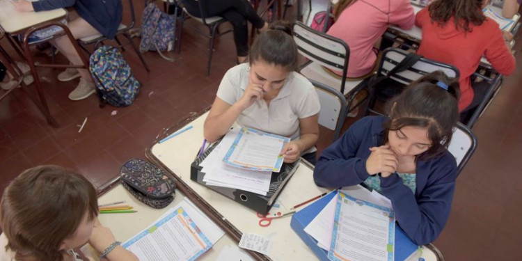 Segundo Censo de Fluidez Lectora: ahora chicos y chicas leen más rápido que en abril