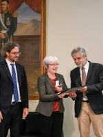Premiaron a siete profesionales por sus aportes a la ciencia y la tecnología nacional
