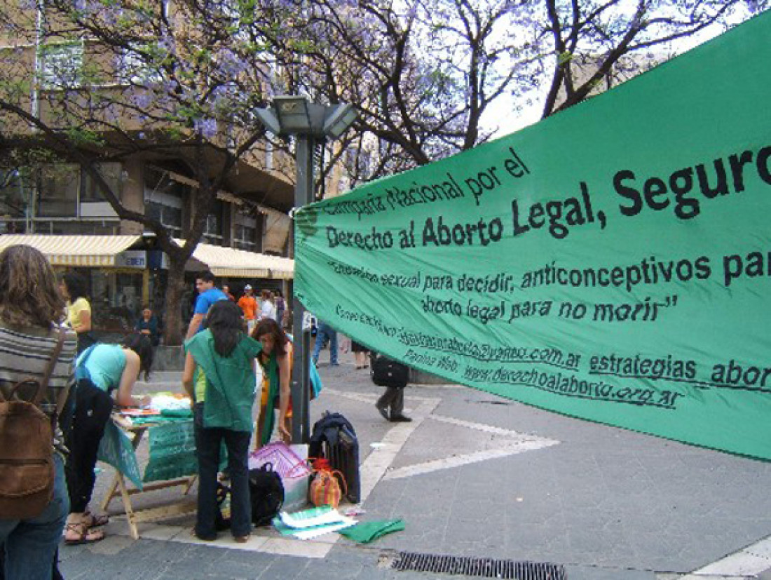 Aborto seguro y gratuito, una deuda de la democracia