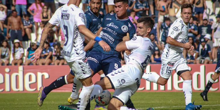 Independiente Rivadavia buscará traer los tres puntos de Adrogué