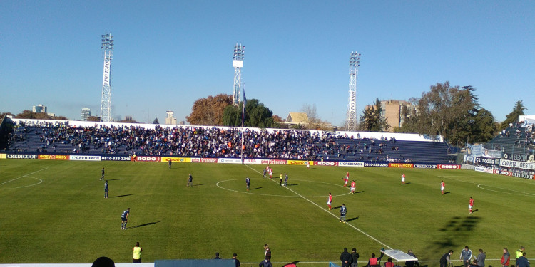 Independiente Rivadavia fue más Bicho 