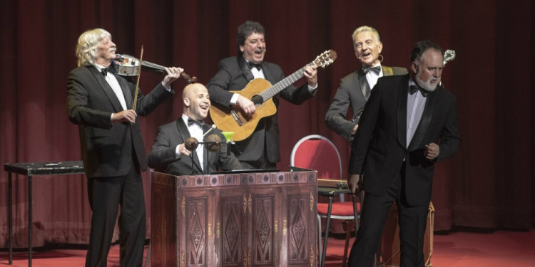 Tras 55 años de trayectoria, Les Luthiers anunció su despedida de los escenarios