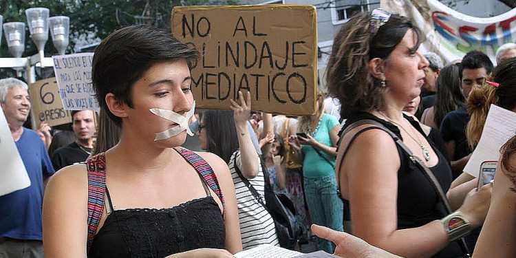 AFSCA Mendoza: el DNU "es nefasto para la cultura democrática"