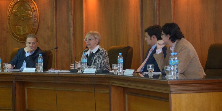 Debate sobre la nueva Ley de Medios/ Gil Domínguez, Giudici, Boulin y Abrego