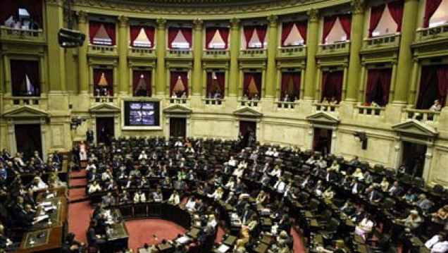 imagen Con fuertes críticas se aprobó la "Ley Antiterrorista"