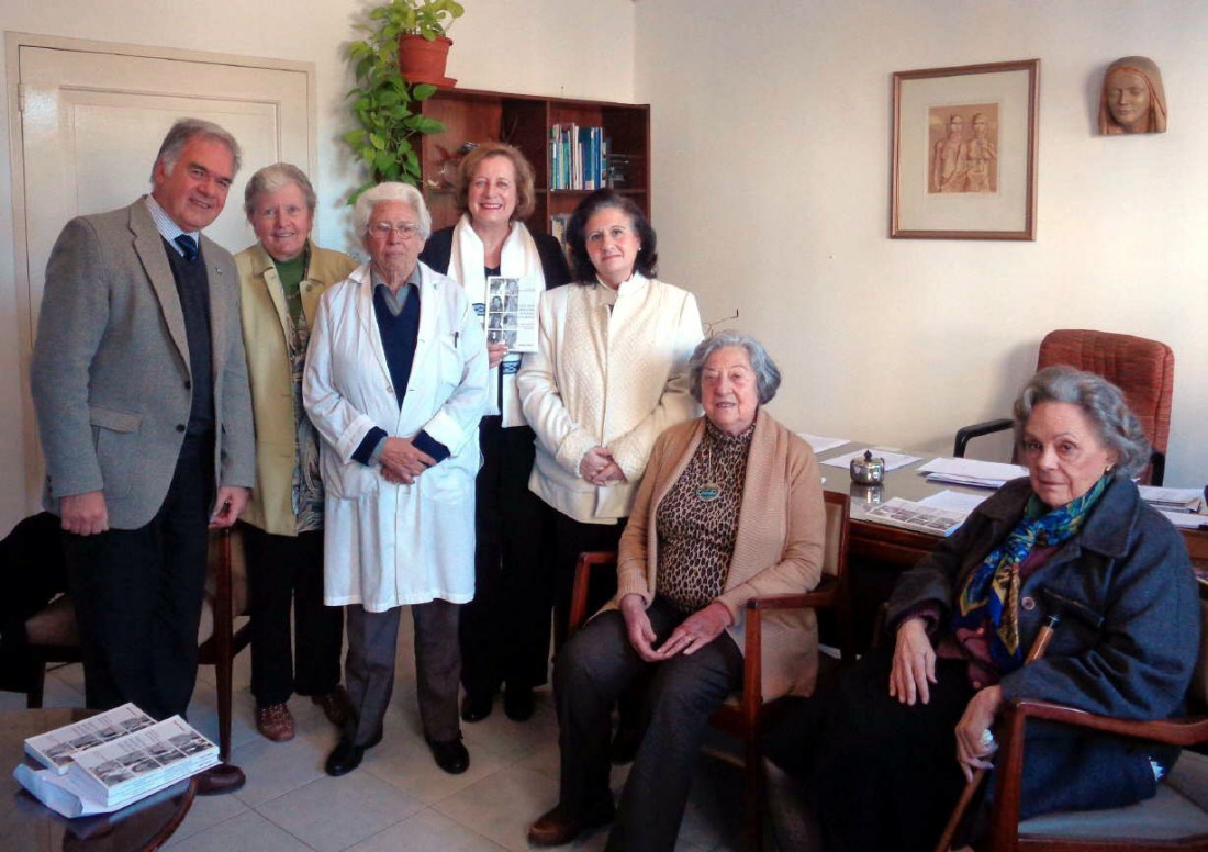 Un libro reconoce a las mujeres de la medicina de Mendoza