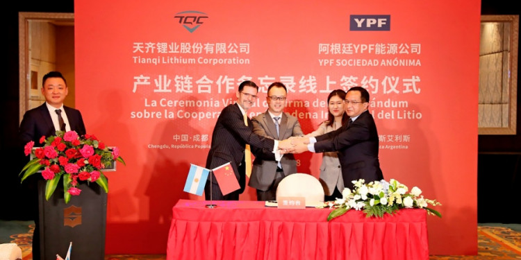 YPF se une a una empresa china para producir e industrializar el litio 