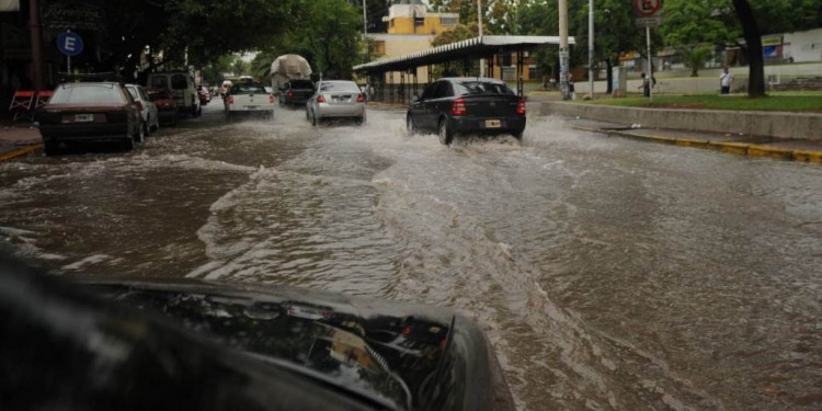 La lluvia, la madre de todos los baches