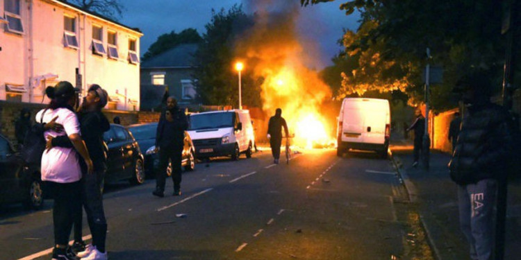 Seis policías heridos en una protesta por la muerte de un hombre en Londres