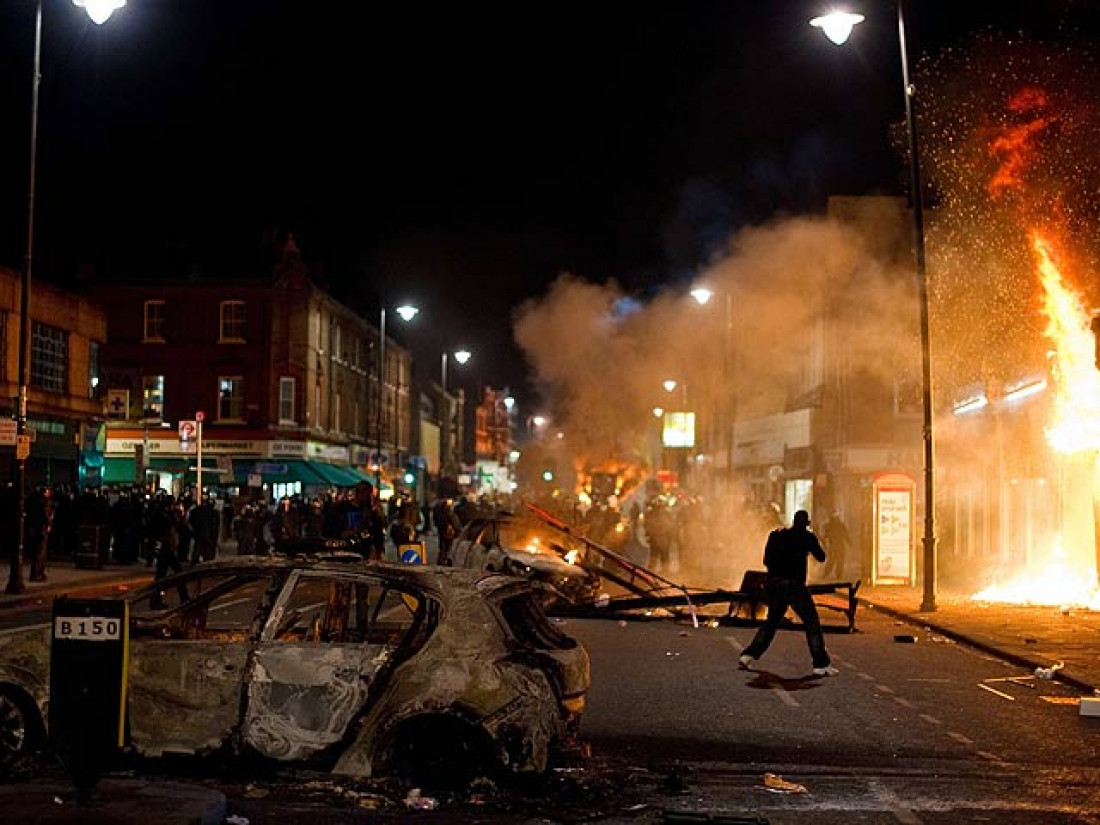 Quinto muerto en el Reino Unido por los disturbios