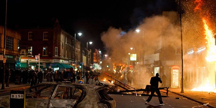 Quinto muerto en el Reino Unido por los disturbios