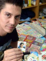 Rodrigo, el loco de las figuritas que bate récord en Mendoza