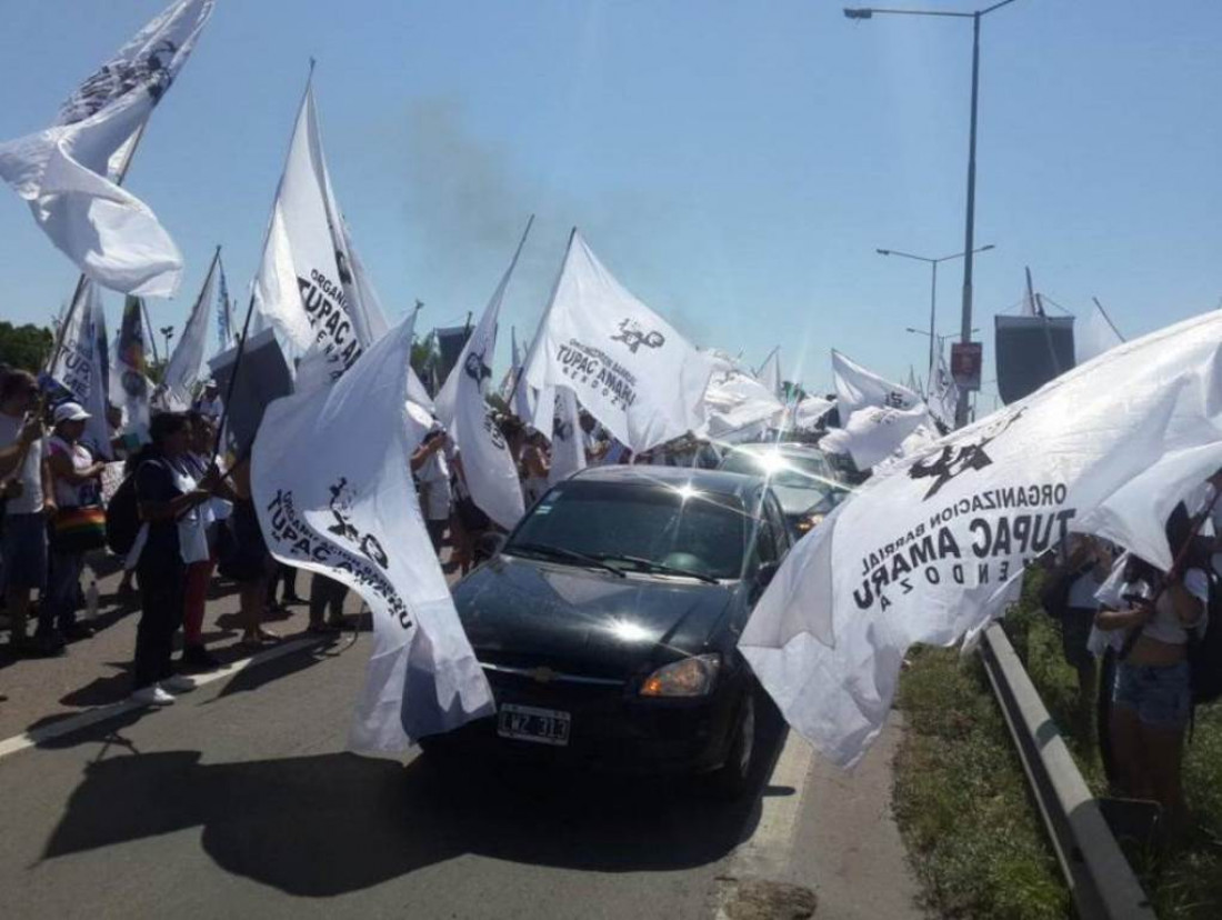 Reclamo y corte en Acceso Este por la liberación de Sala