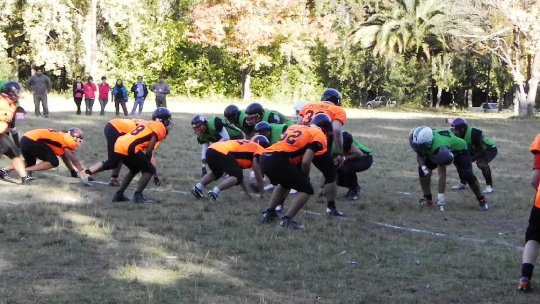 Fútbol americano, un deporte que busca consolidarse en Mendoza