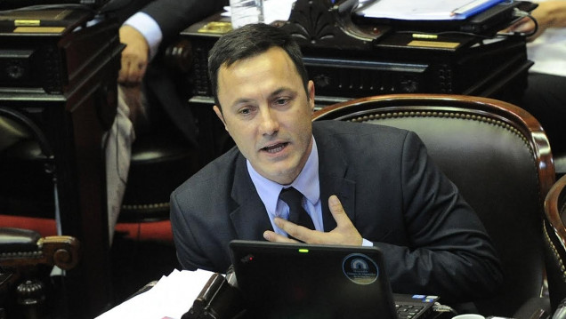 imagen Petri respaldó el nuevo reglamento para las fuerzas de seguridad