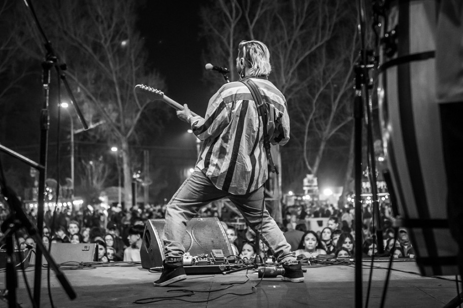 imagen Vivo Luján: la celebración estudiantil se llenó de música y color