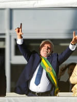 Lula asumió en Brasil: un llamado de unidad y decretazos para detener políticas públicas de Bolsonaro