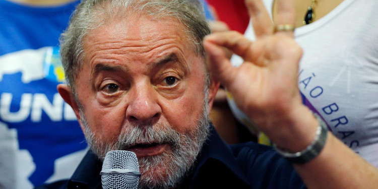 Lula se postuló y desafía la condena "mentirosa" de Moro