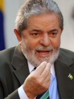 A Lula le prohibieron salir de Brasil