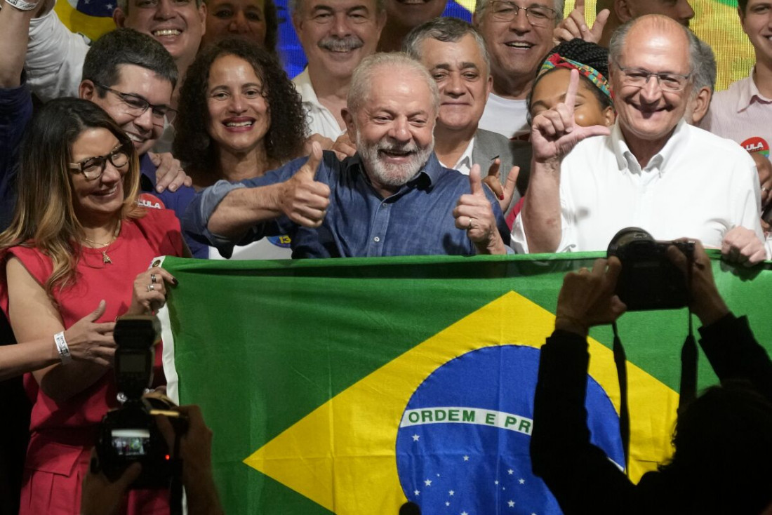 Lula venció a Bolsonaro con una ajustada diferencia en el balotaje y es presidente electo de Brasil