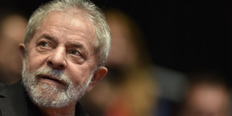 Lula anunció su candidatura presidencial para 2018