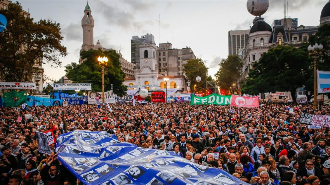 Fotogalería: una multitud marchó a Plaza de Mayo por el 2x1 a represores