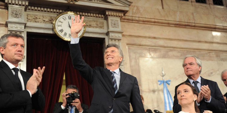 Macri, entre críticas y promesas