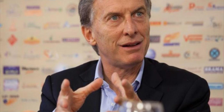 Macri derogó el decreto que dispuso devolver el 15% de la coparticipación