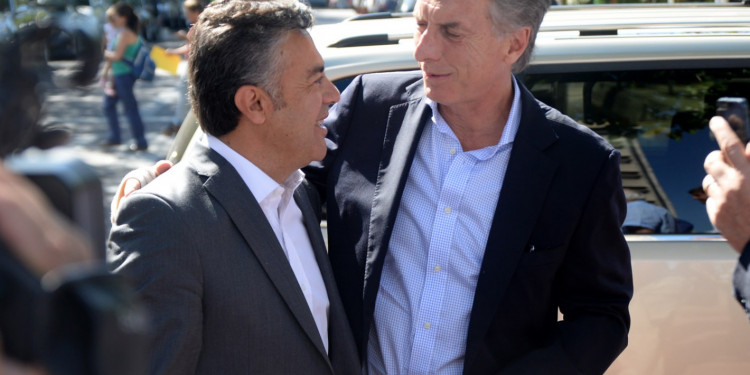 Macri llega al G20 y se reune con el sector vitivinícola