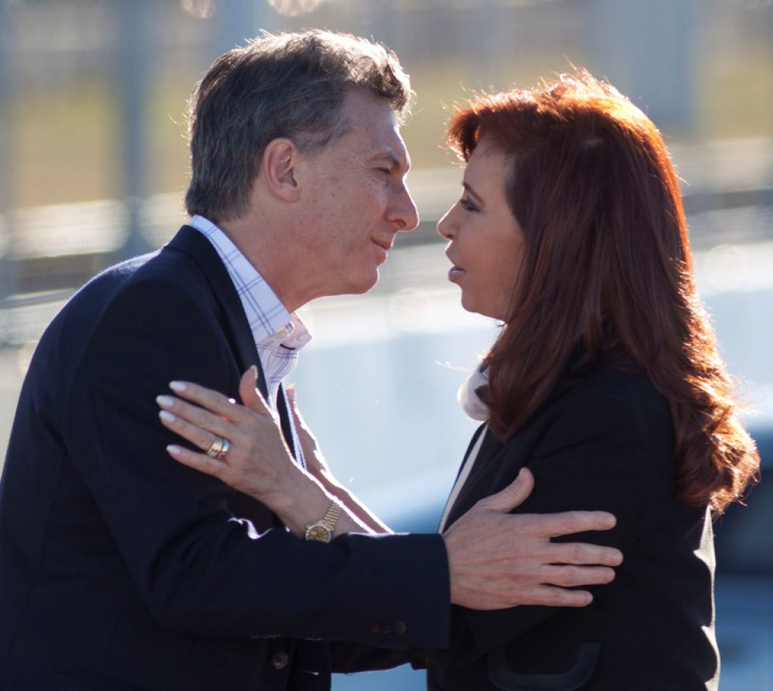 Cristina ya llamó a Macri y lo recibirá el martes en Olivos