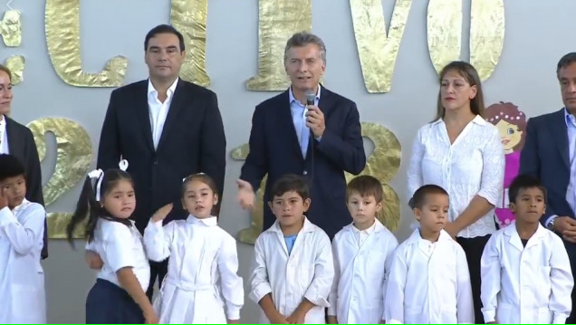 imagen Macri en Corrientes: "Nada es posible sin los docentes"