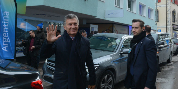 Macri se despidió de Davos y llegó a París