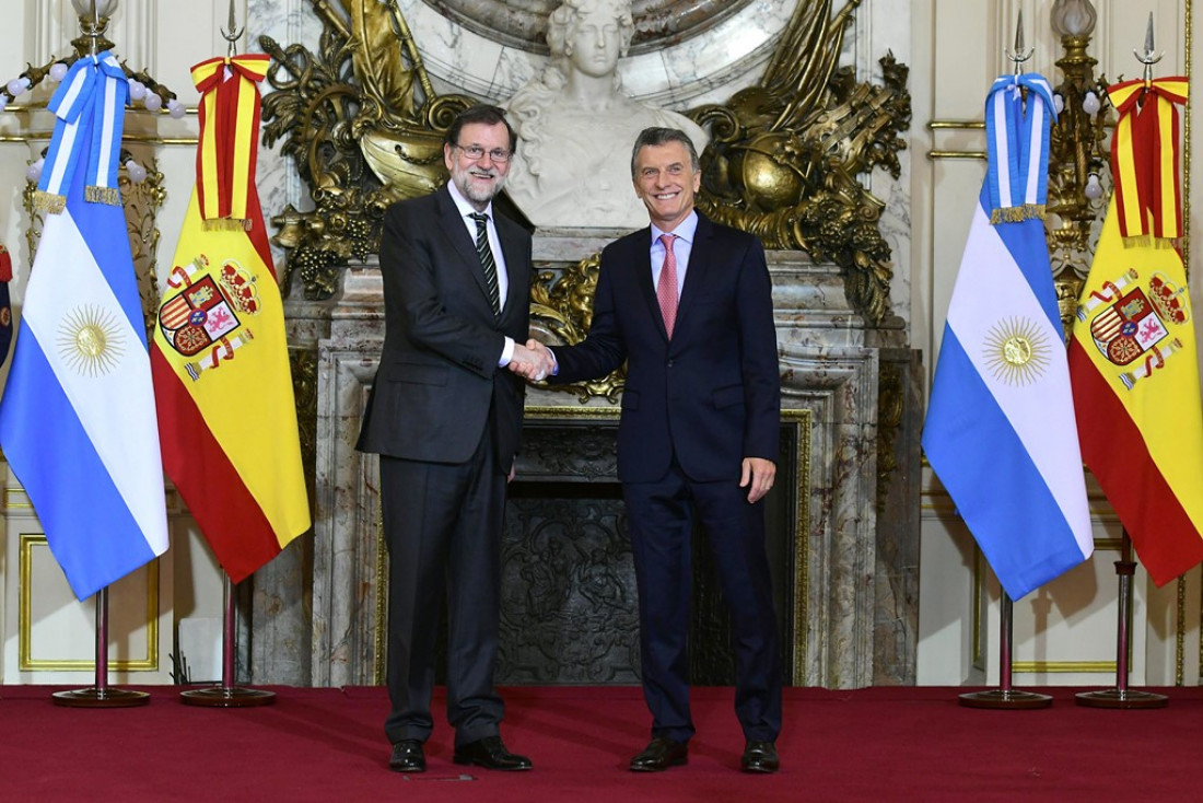 Rajoy elogió a Macri por sus "valientes reformas"