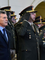 Macri subirá 20 % el salario de toda la Fuerza Armada