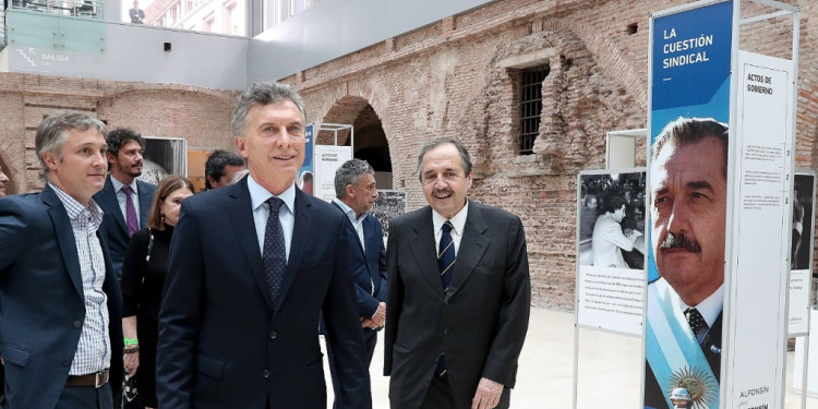 Macri homenajeó a Alfonsín y les dejó un mensaje a los radicales 