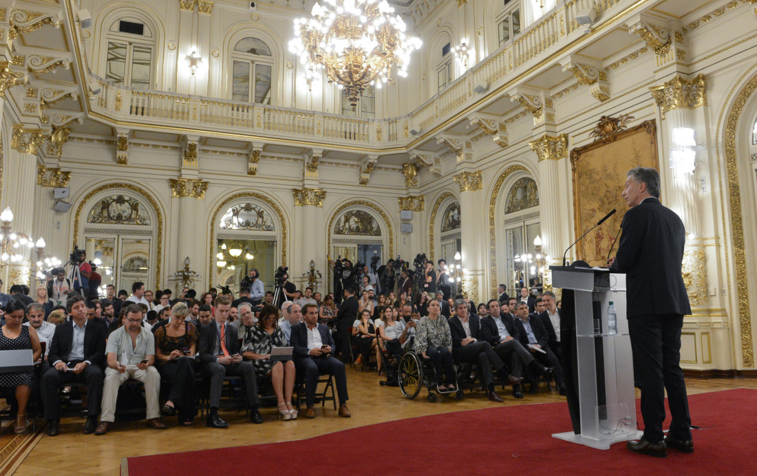 Macri dio un volantazo para salir de la polémica